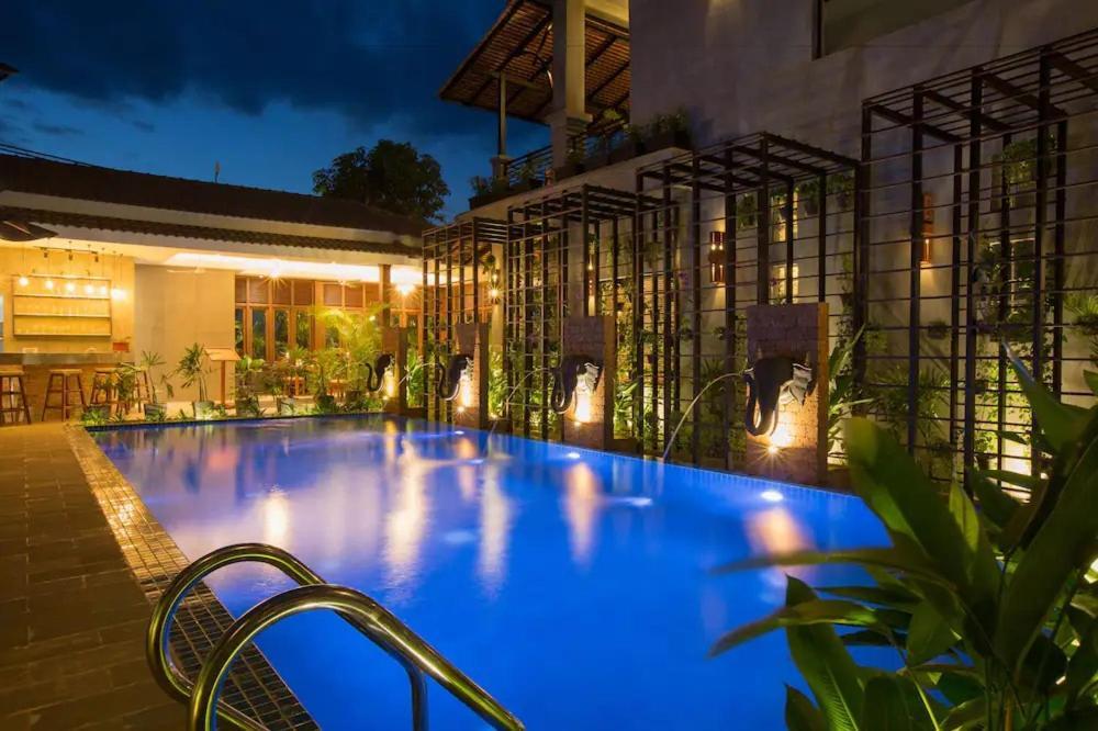 Hotel Grange Siem Reap Esterno foto